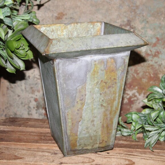 NEW Large Shabby Aged & Weathered French Farmhouse Metal Planter Pot - Picture 1 of 5